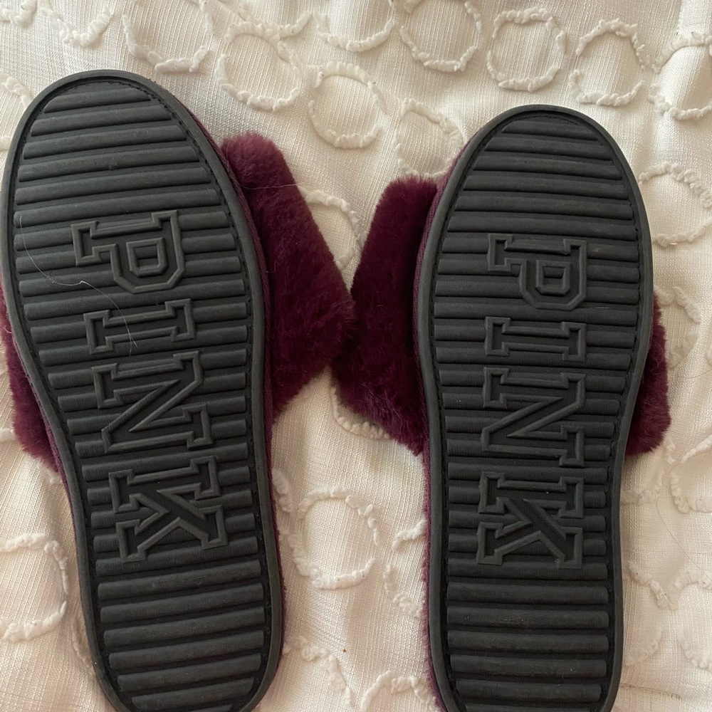 Slippers - Picture 2 of 3